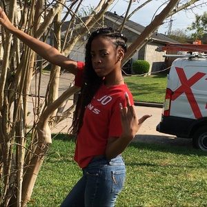 Meet your Posher, Tyona